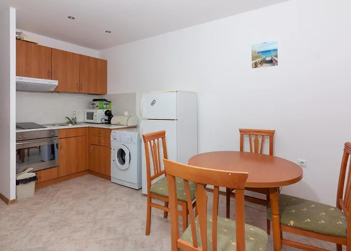 Апартамент частен в затворен комплекс *