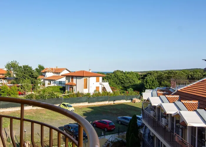 частен в затворен комплекс Апартамент Синеморец