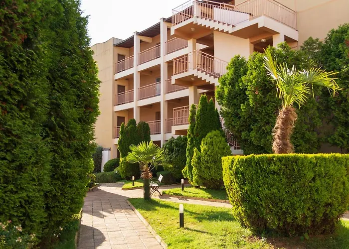 частен в затворен комплекс * Синеморец