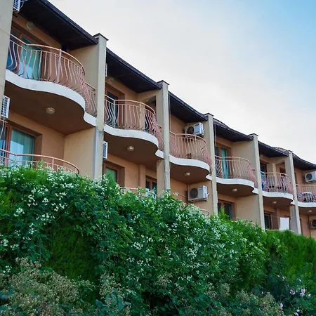 Apartment частен в затворен комплекс *