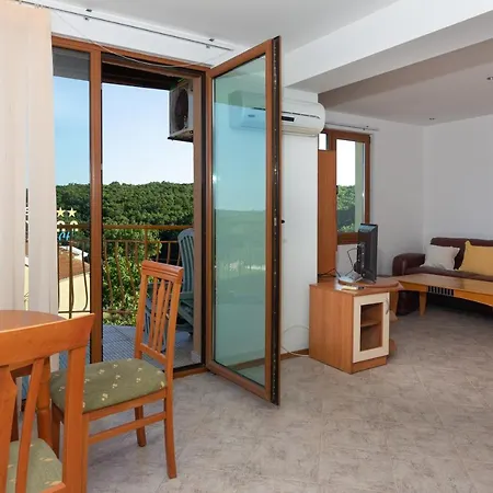 Lägenhet частен в затворен комплекс Sinemoretz