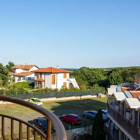 частен в затворен комплекс Lägenhet Sinemoretz