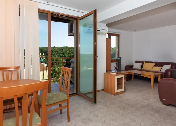 Διαμέρισμα частен в затворен комплекс Sinemoretz