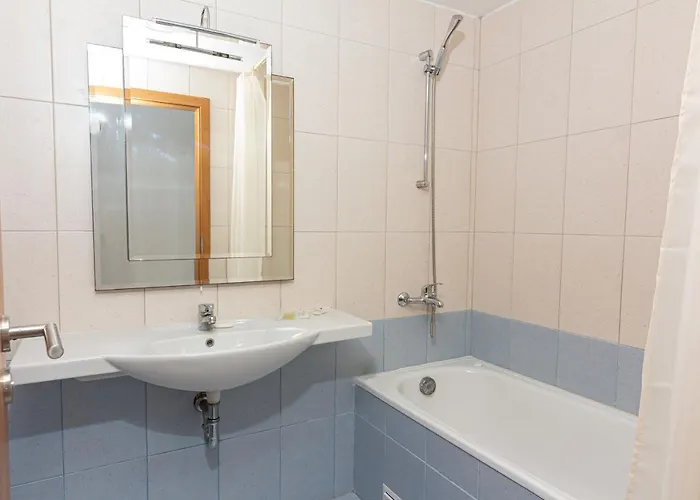 частен в затворен комплекс Sinemoretz